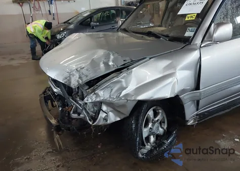 2001 Toyota Land Cruiser z USA, uszkodzony, nr VIN JTEHT05J012016132